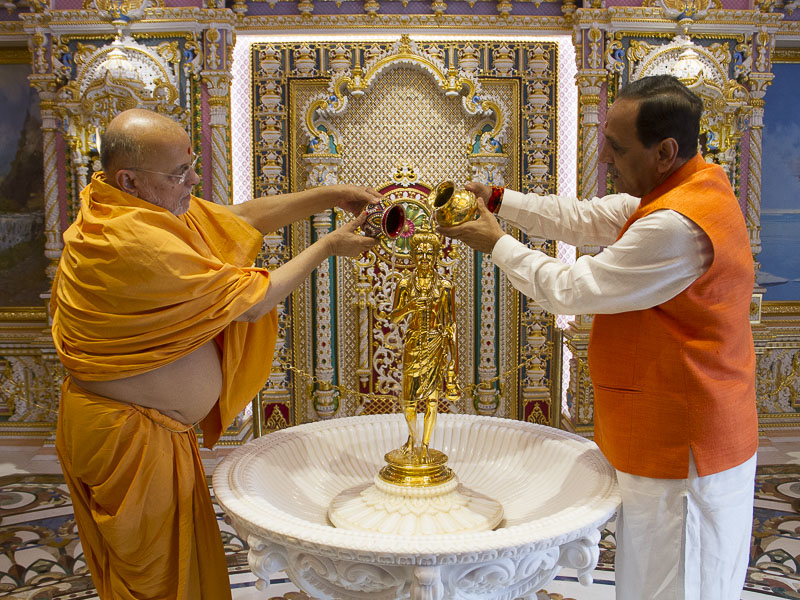 Chief Minister of Gujarat at Akshardham, 