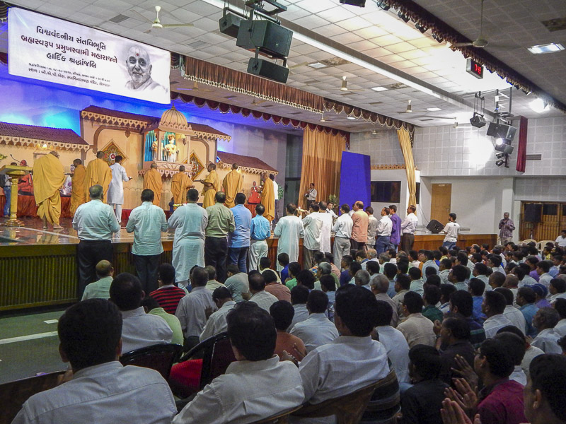 Tribute Assembly in Honor of HH Pramukh Swami Maharaj, Silvassa