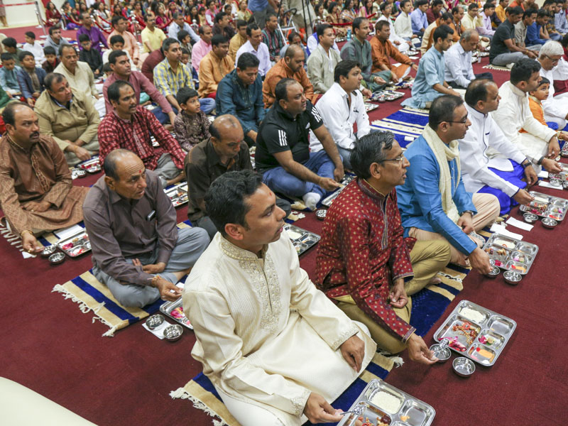 Devotees participate in patotsav mahapuja