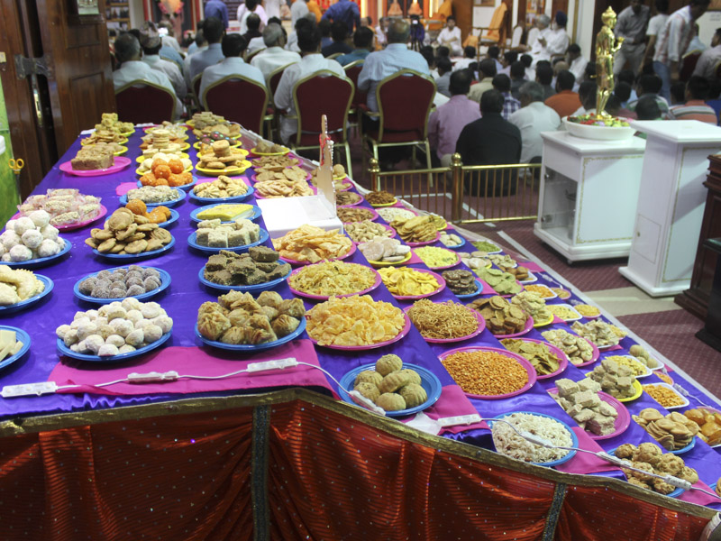 Annakut offered to Thakorji