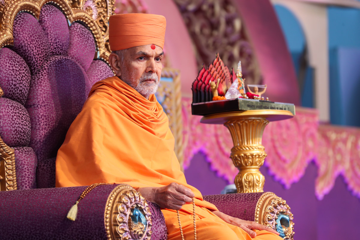 Swamishri during the assembly