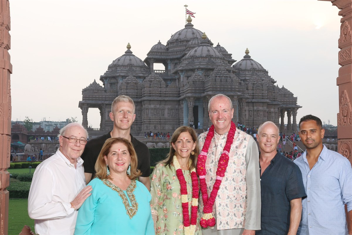 Governor Murphy Phil Murphy and First Lady Tammy Murphy with New Jersey delegation
