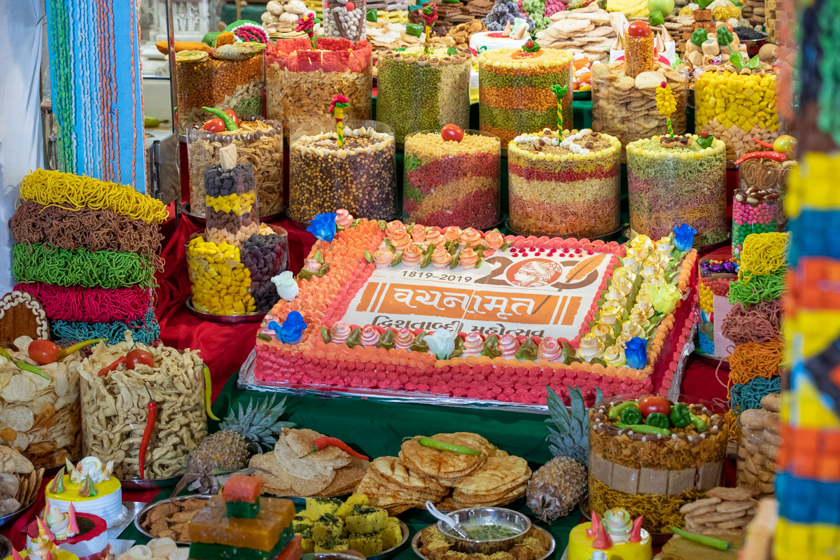 Annakut offered to Thakorji