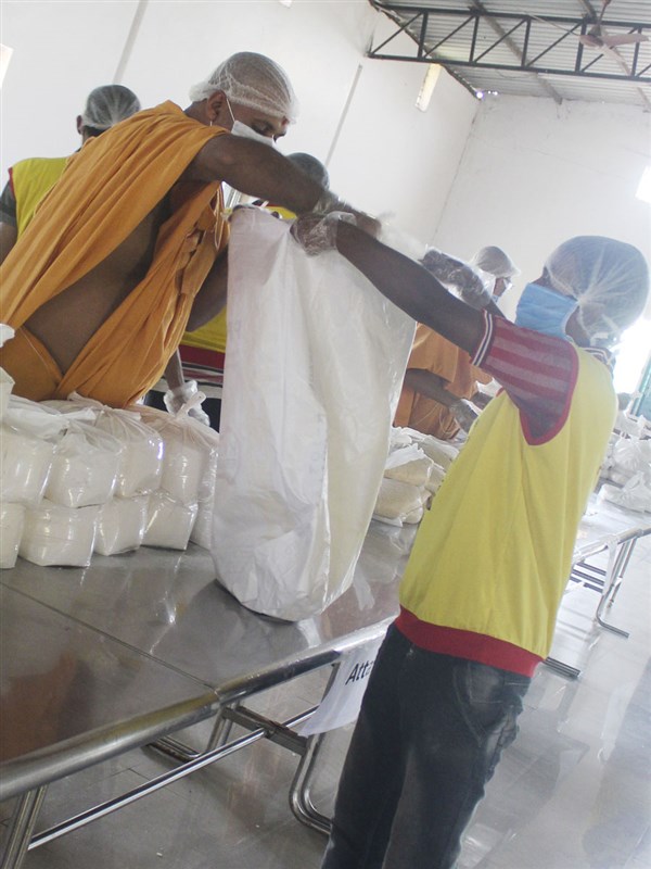 BAPS Community Services During the Coronavirus Lockdown, Kolkata
