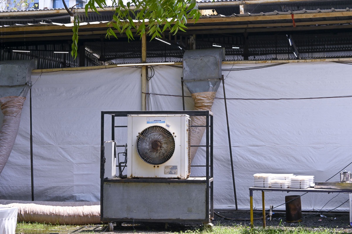 500-bed field hospital with oxygen support