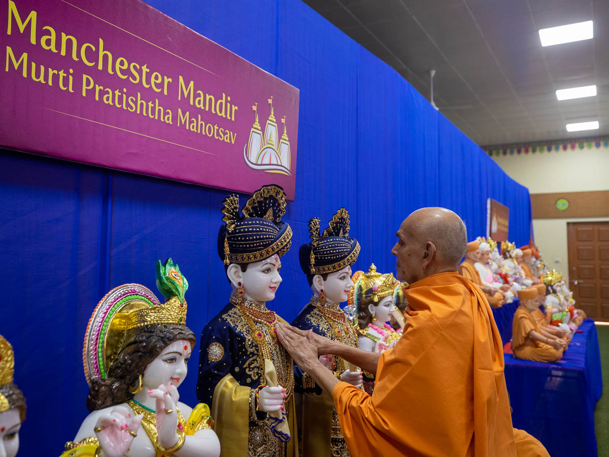 Murti Pratishtha in Nenpur, 31 December 202