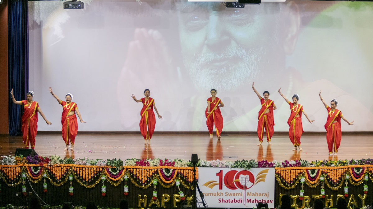 Mahila Din - Pramukh Swami Maharaj's 100th Birthday Celebration