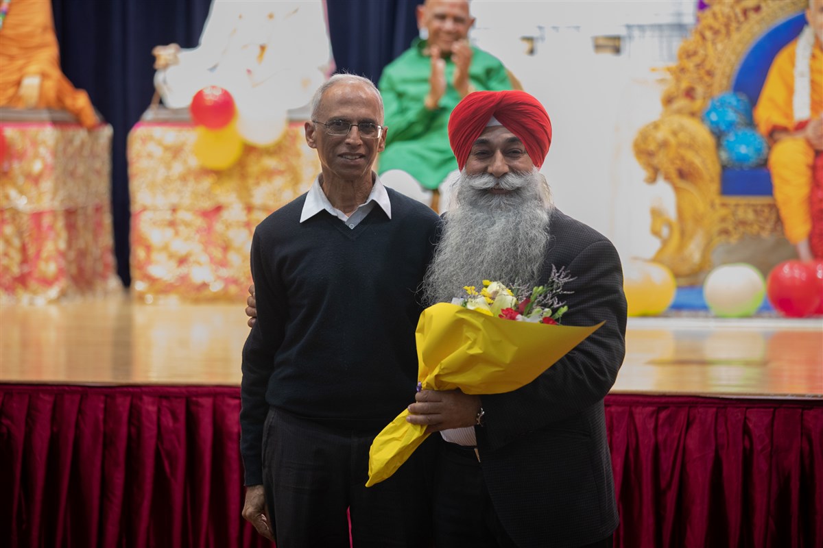 New Zealand Prime Minister Visits BAPS Mandir, Auckland