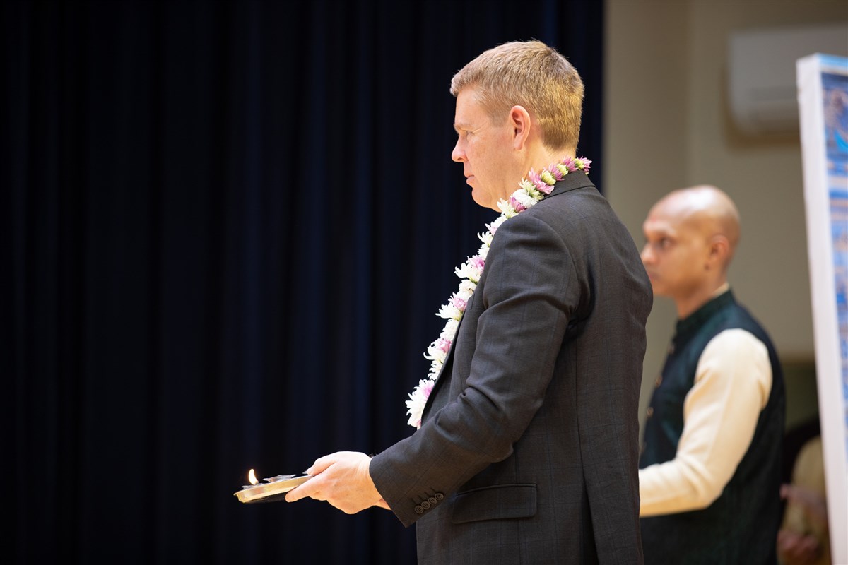 New Zealand Prime Minister Visits BAPS Mandir, Auckland