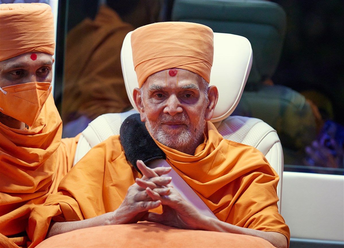 HH Mahant Swami Maharaj Visits BAPS Edison