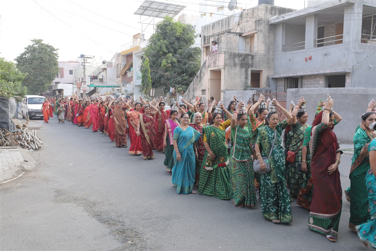 24 November: Women’s Kalash Yatra
