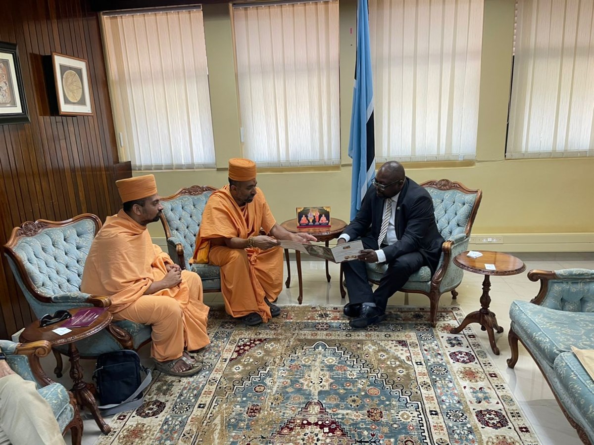 BAPS Delegation Meets Botswana's Foreign Minister, Gaborone
