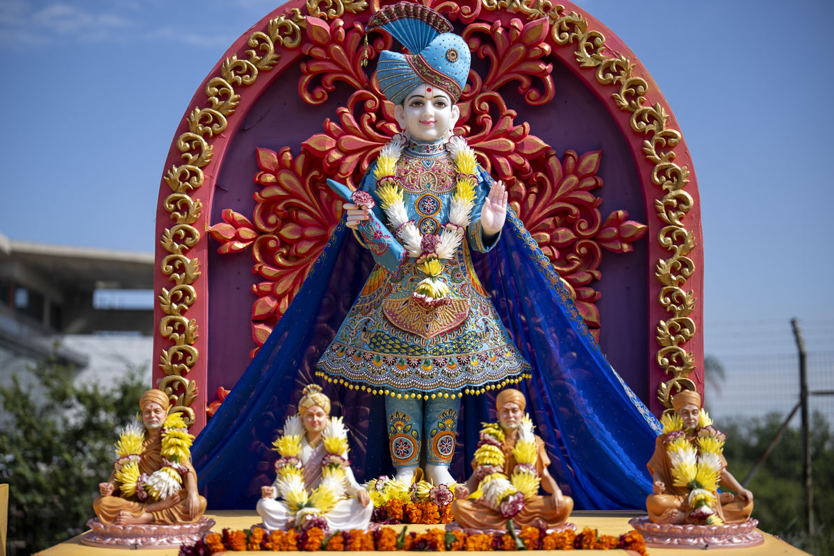 Shri Ghanshyam Maharaj and Shri Guru Parampara