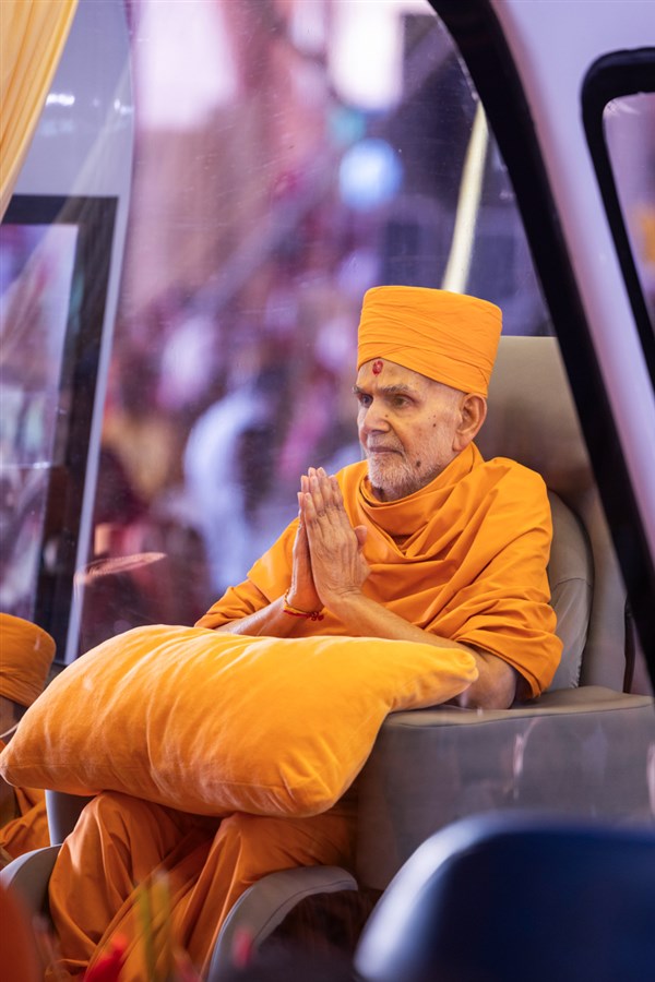 Swamishri during the yagna rituals