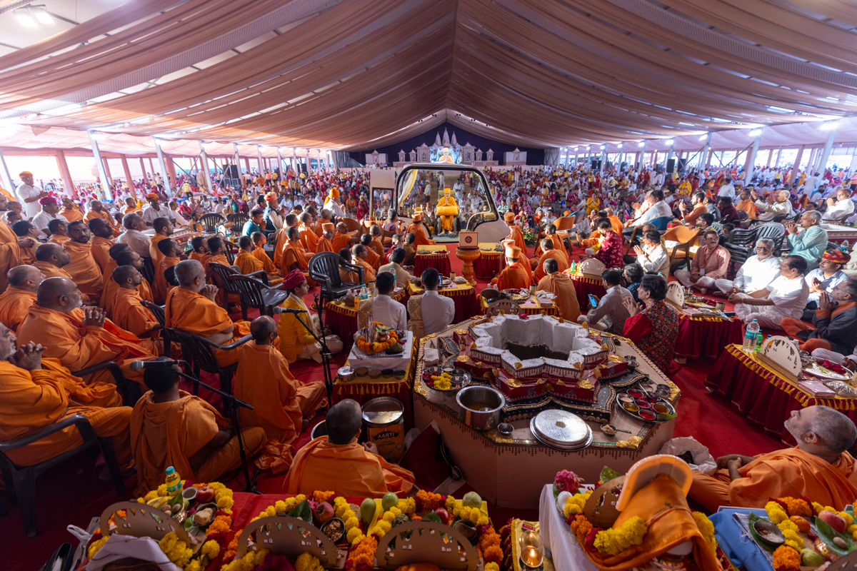 Swamishri during the yagna rituals