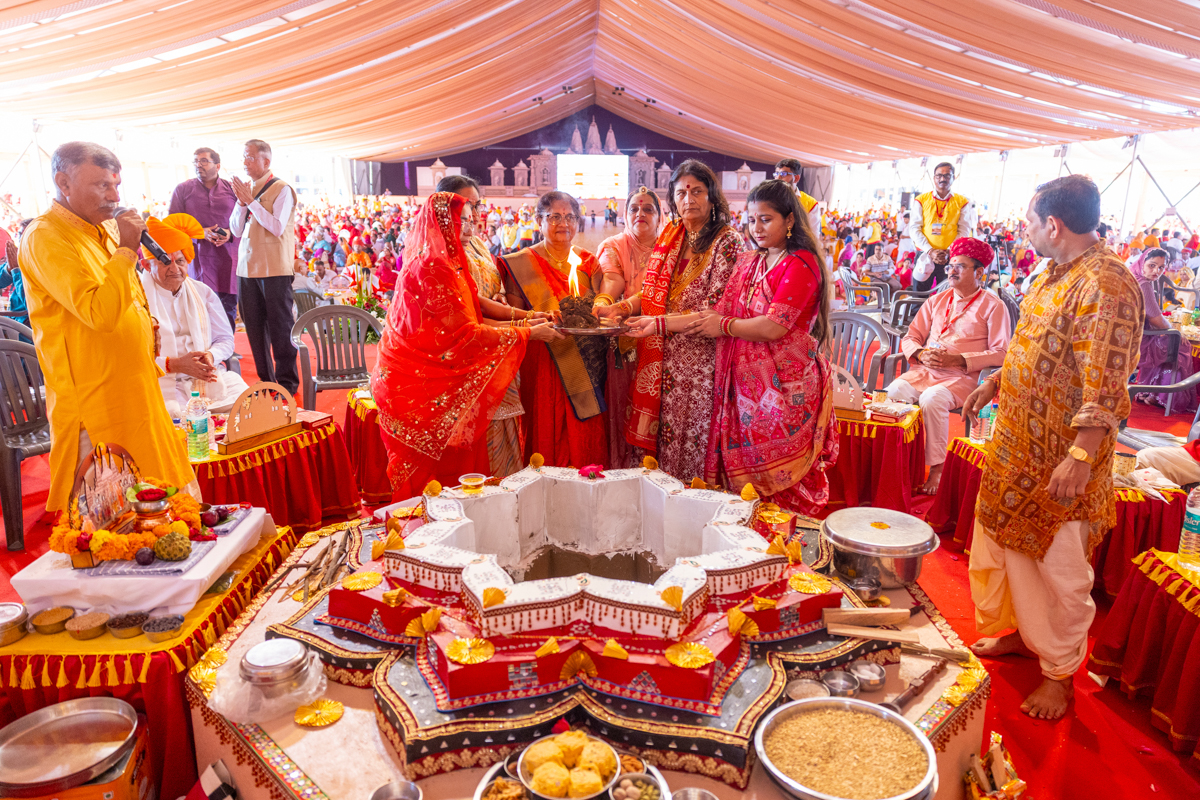 Devotees and well-wishers participate in the yagna rituals