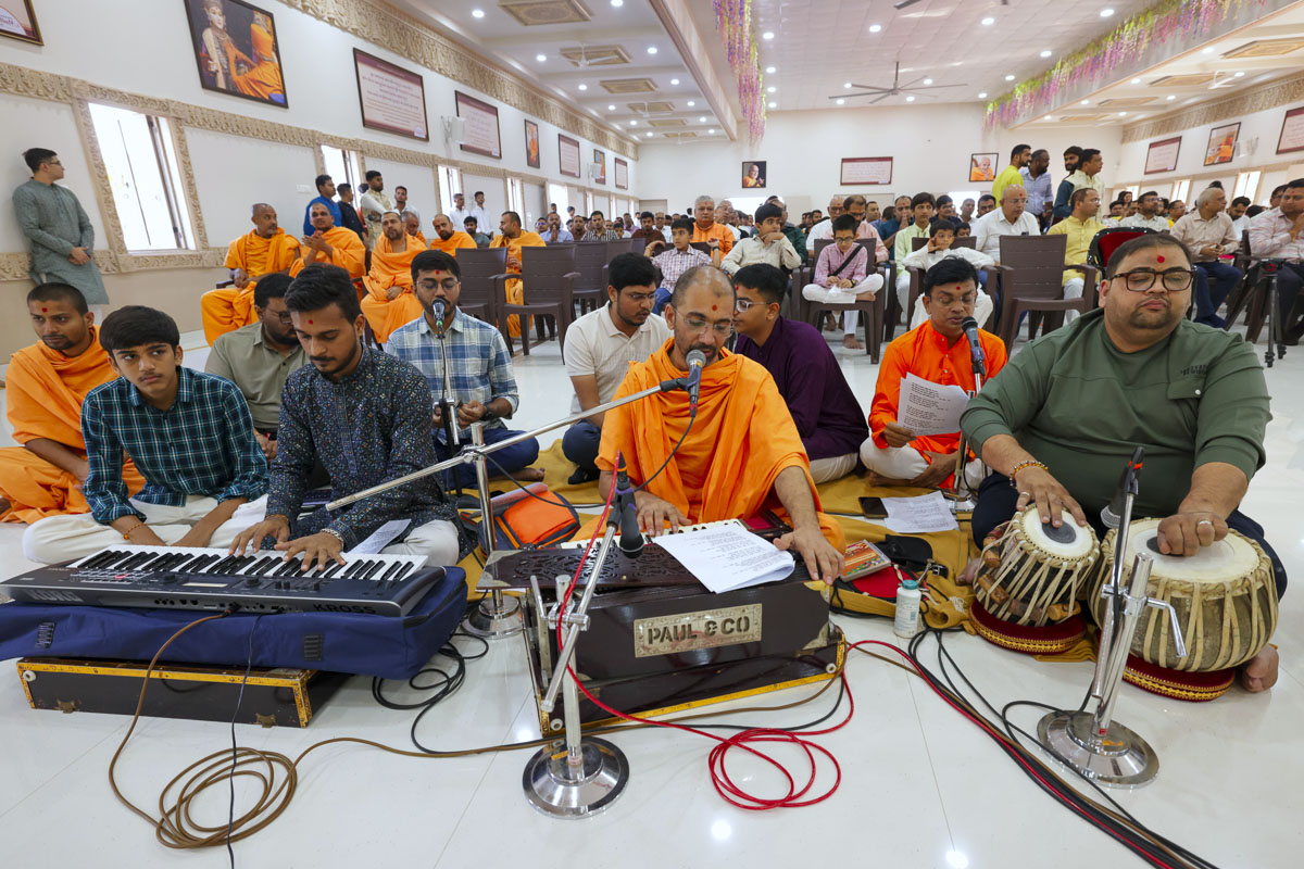 Diwali & Annakut Celebrations 2025 at BAPS Shri Swaminarayan Prarthana Mandir, Kanad, Surat