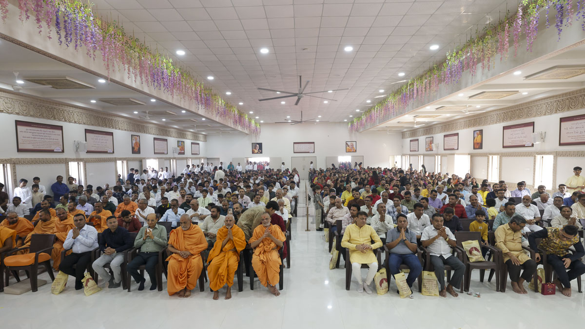 Diwali & Annakut Celebrations 2025 at BAPS Shri Swaminarayan Prarthana Mandir, Kanad, Surat