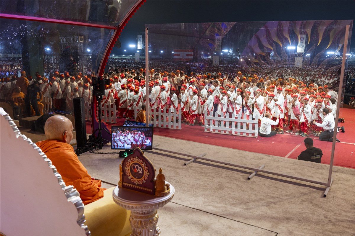 Bal-Balika Vidvans Samip Darshan