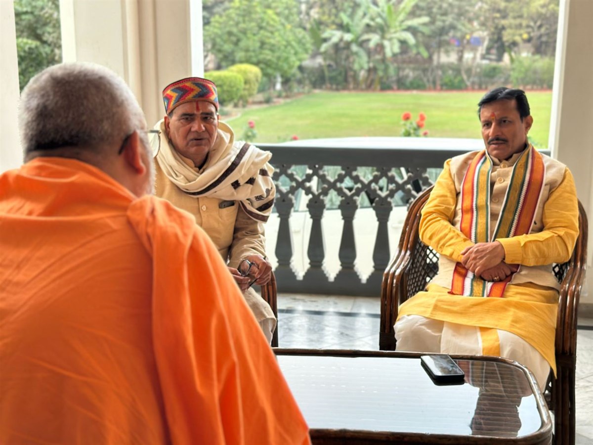 Mahamahopadhyay Pujya Bhadresh Swami in conversation with renowned Sanskrit Scholars