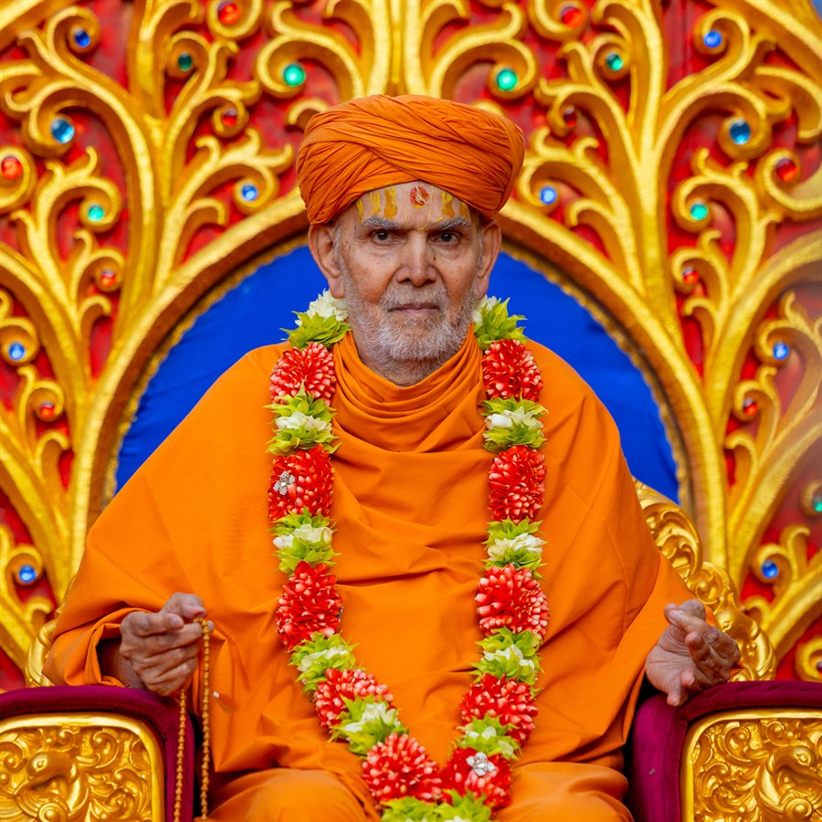 Swamishri during the Rathyatra procession