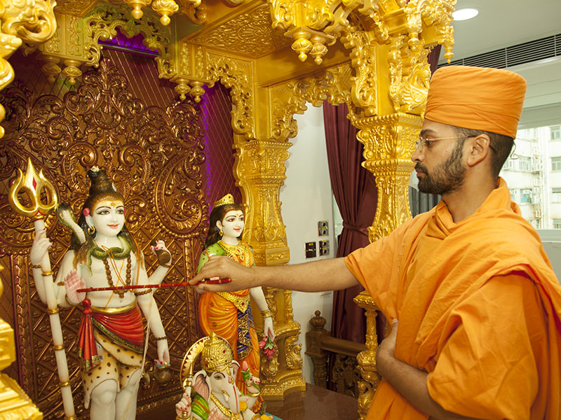 Murti-Pratishtha rituals for Shri Shiv-Parvati Dev and Shri Ganeshji